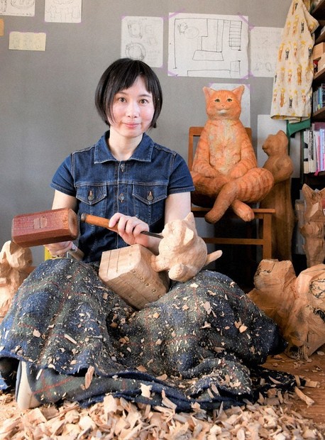 花房さくらさんのネコノパン工房 表現者たち：彫刻家 花房さくらさん 「人間社会」を猫で伝える | 毎日新聞