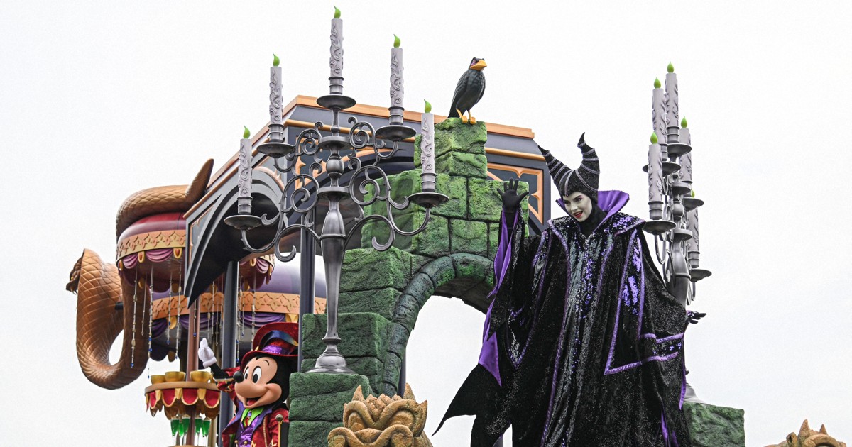 B.B.Sさん専用】Disney Halloween Village Villains, Mickey and