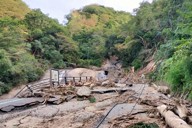 能登豪雨で被災した、石川県輪島市の上大沢町と上山町を結ぶ県道38号の現場＝同市西二又町で2024年9月29日、高尾具成撮影
