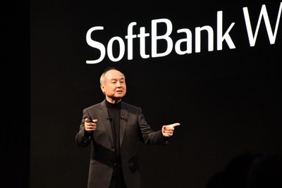 ソフトバンクワールド2024で講演するソフトバンクグループの孫正義会長兼社長＝東京都港区で2024年10月3日、山口敦雄撮影