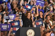 米東部ペンシルベニア州ウィルクスバリで、選挙集会に臨む民主党のハリス副大統領＝2024年9月13日、秋山信一撮影