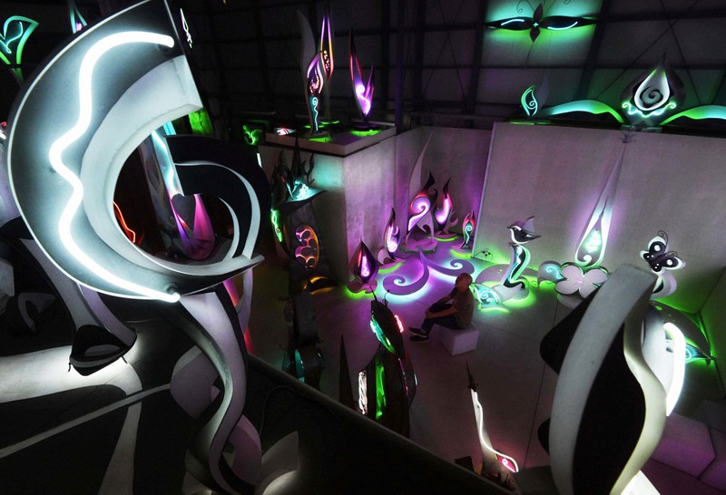 読む写真：幻想的な光の芸術「ネオンアートミュージアム」 [写真特集1