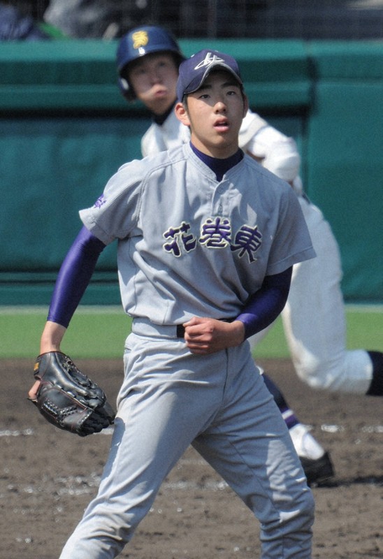 2009年春のセンバツで決勝のマウンドに立つ花巻東（当時）の菊池雄星投手＝阪神甲子園球場で2009年4月2日、小松雄介撮影