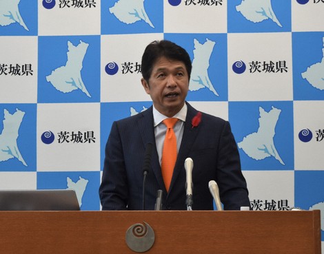 Ibaraki Gov. Kazuhiko Oigawa is seen at a press conference at the prefectural government building in Mito on Oct. 2, 2024. (Mainichi/Kazuki Kawashima)