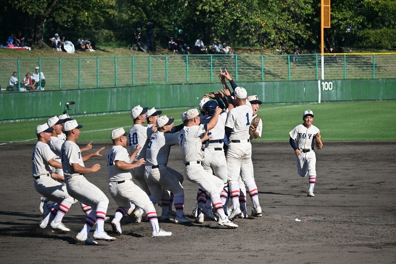 秋の高校野球：県大会 東洋大姫路、17年ぶり圧巻V 三田学園3位、近畿