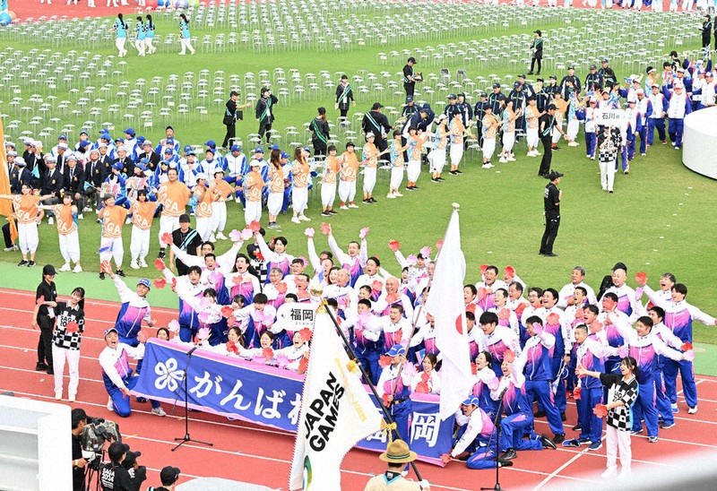 国スポ」佐賀で初開催 名称変更 式典に華やかさ、地元負担なお