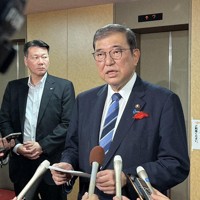 自民党幹部との協議後、次期衆院選の対応について話す石破茂首相（党総裁）＝東京都千代田区の党本部で森口沙織撮影