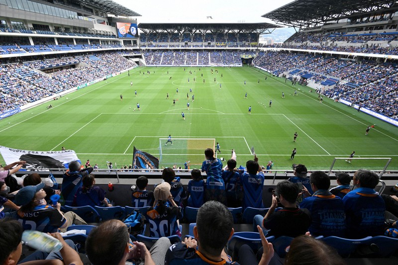 ピーススタジアム」初公式戦 V・ファーレン長崎、新本拠地で声援