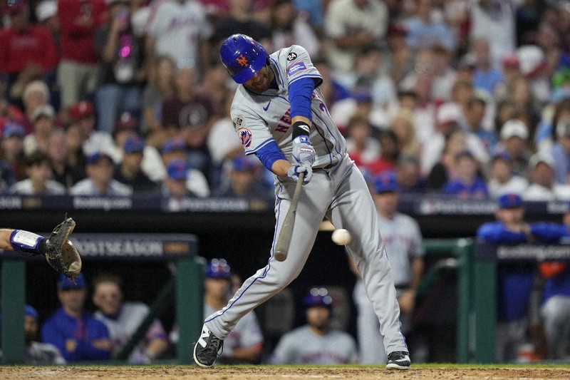 MLB Mets score 5 runs in 8th to top Phillies 62 in Game 1 of NLDS