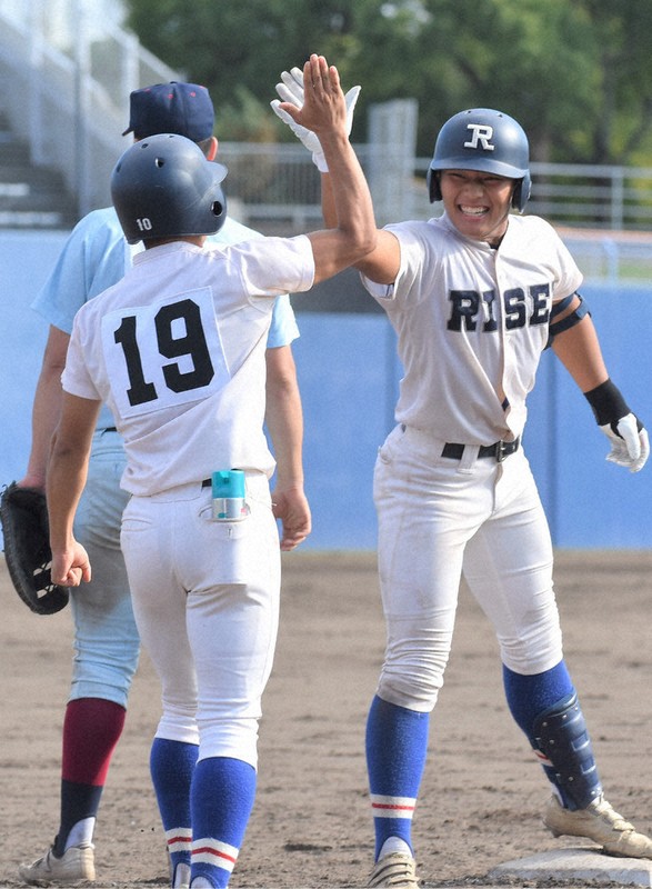 秋の高校野球：府予選 決勝、大阪桐蔭VS履正社 両校、近畿大会に出場