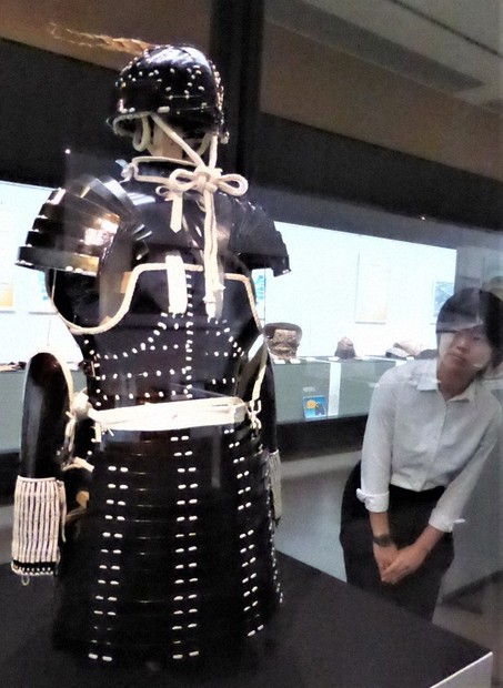 古墳期の甲冑一堂に 全国から300点、過去最大級 橿原・橿考研博 ／奈良