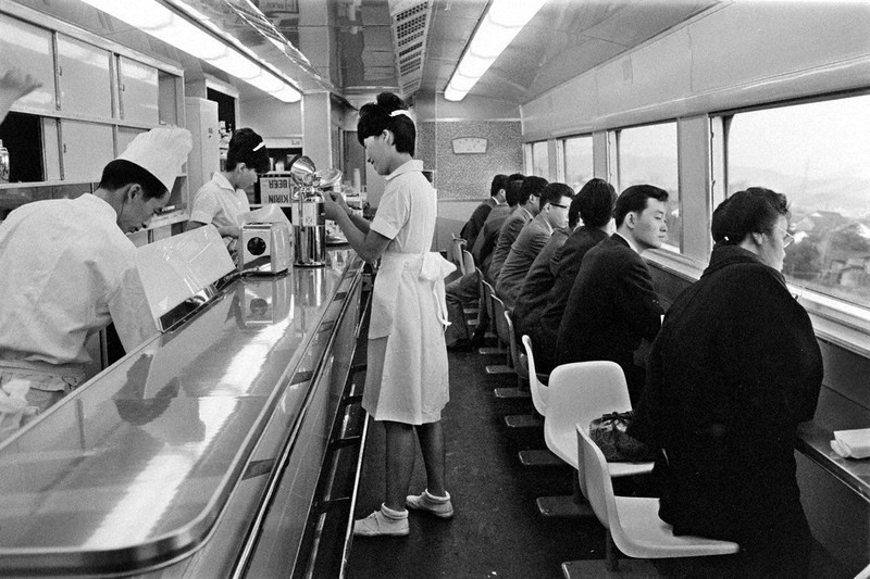 15歳のニュース 東海道新幹線 「夢の超特急」開業60年 東京と大阪間、7