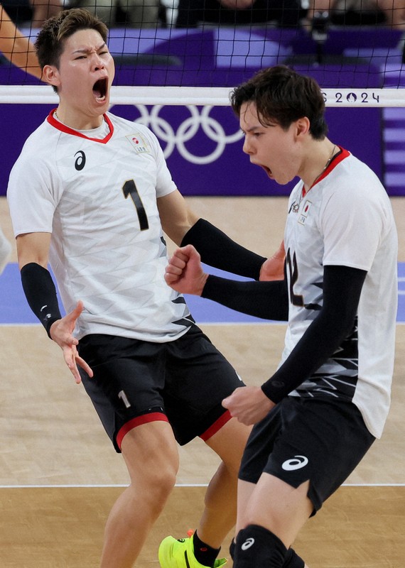 高橋 藍 / 西田 有志 開幕記念 男子バレー新リーグは大阪Bが3-0開幕白星 選手は感無量、西田