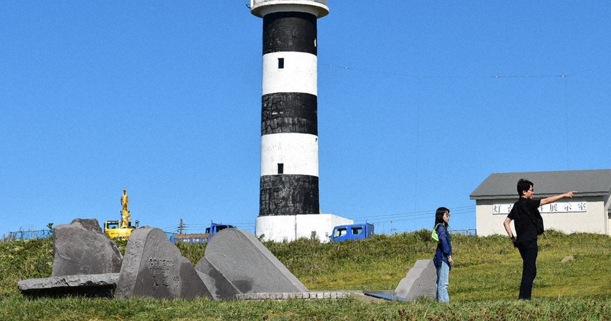 入道埼灯台　パステル画　秋田県 男鹿半島 入道埼灯台 | 恋する灯台プロジェクト 公式サイト