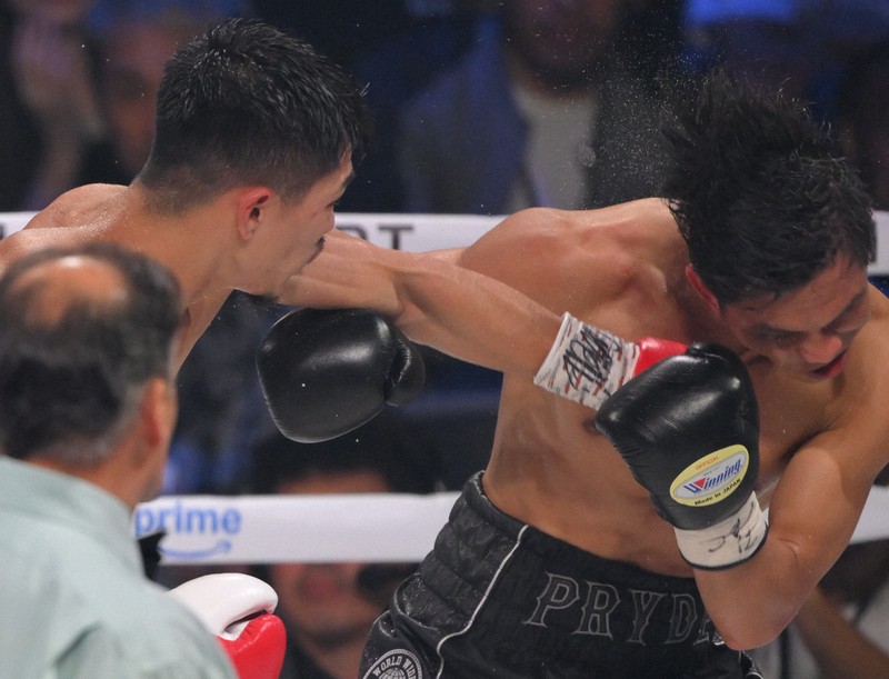 中谷潤人「期待を上回るのが仕事」 ボクシング世界戦、TKO勝ち | 毎日新聞