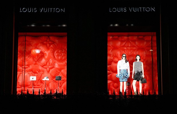 ブランド帝国の素顔 : LVMHモエヘネシー・ルイヴィトン Amazon.co.jp: ブランド帝国の素顔: LVMHモエヘネシ-・ルイ