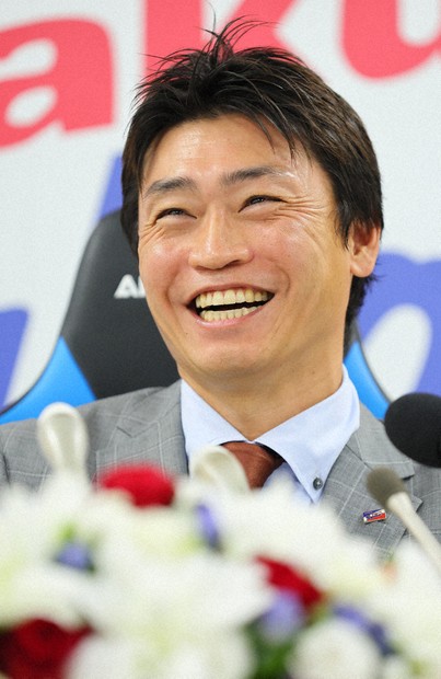 アディダス　リストバンド　野球　青木宣親　ヤクルト　スワローズ　引退 mqdefault.jpg