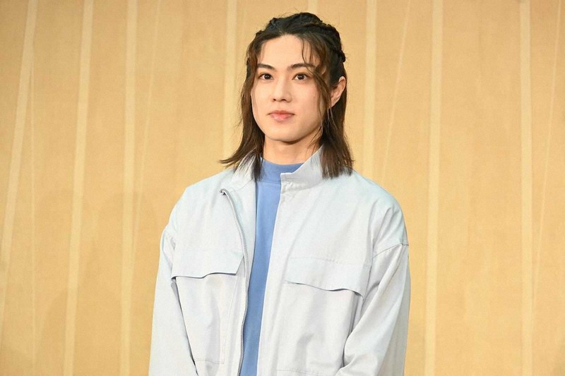 佐藤龍我 美少年 フォトセ 未開封 踏んづける