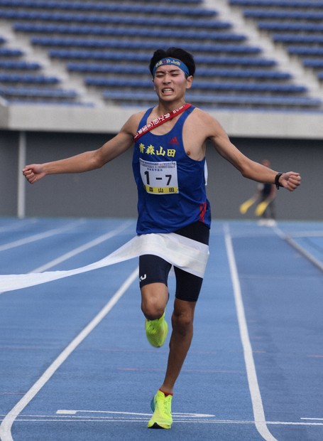 男子も青森山田が優勝 9年連続30回目の都大路へ 高校駅伝 | 毎日新聞