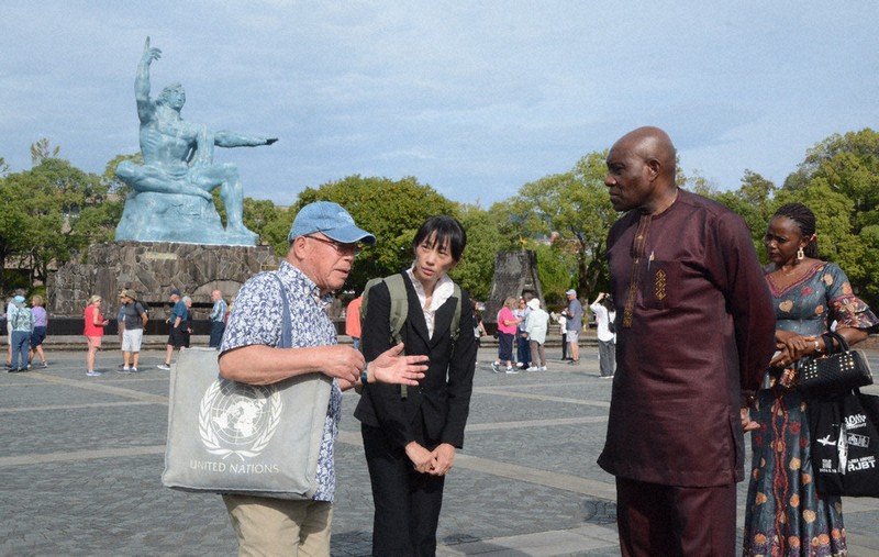 日本被団協、ノーベル平和賞受賞決定 「核廃絶 カメルーン協力」 駐日