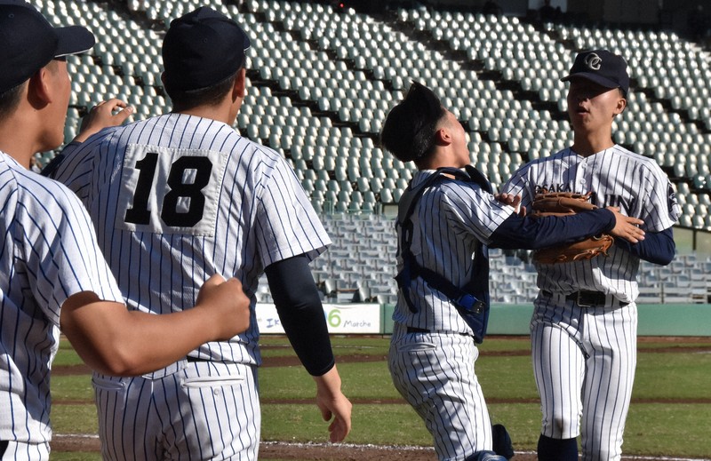 写真】競り勝った大阪学院大高 高校野球秋季近畿大会 [写真特集1/4