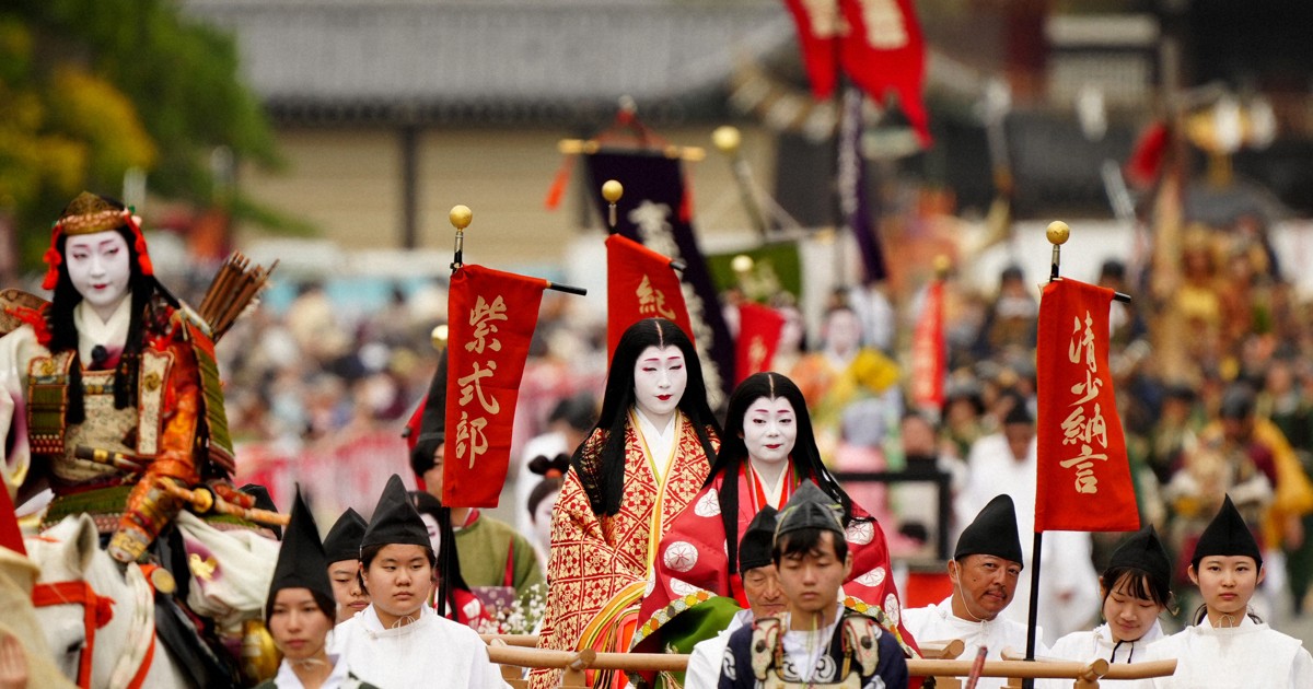 京都・時代祭 華麗な「歴史絵巻」 明治～平安、各時代の装束まとい