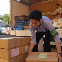 名古屋市北区役所に運び込まれた衆院選の投票用紙＝名古屋市北区で2024年10月11日午前9時23分、加藤沙波撮影