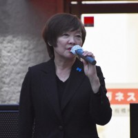 自民党の旧安倍派に所属した候補者の応援演説をする安倍昭恵氏＝東京都板橋区で2024年10月24日、遠藤浩二撮影
