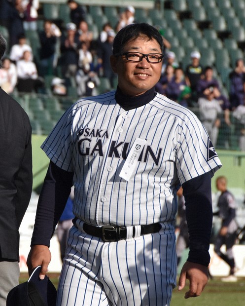 社長監督の「誤算」 大阪学院大高が29年ぶり白星 秋季高校野球 | 毎日新聞