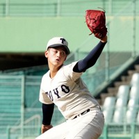 高校野球秋季近畿大会準々決勝 東洋大姫路－大阪学院大高 [写真