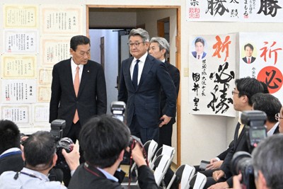 衆院選2024：「武田王国」砂上の楼閣 地元首長、維新候補を支援
