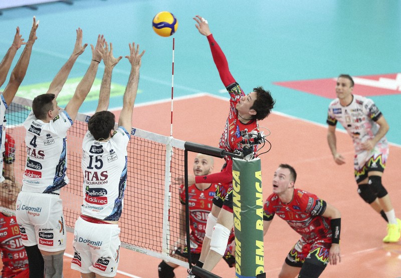 頂点への覚悟：練習時から全プレーを数値化 選手層の厚さに根拠＝石川