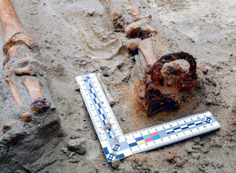 うなじを左右に開くだけで156年眠った遺伝子が覚醒 河野整体遺伝子覚醒法 DVD かぐやひめの遺伝子 / 海野 真凛【著】 - 紀伊國屋書店ウェブストア