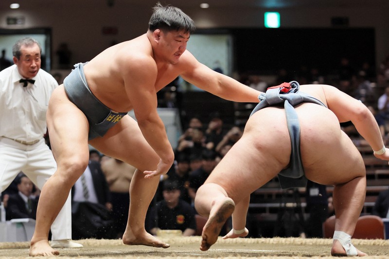 学生横綱のブフチョローン「本当に最高の気分」 夢は大相撲横綱 | 毎日新聞