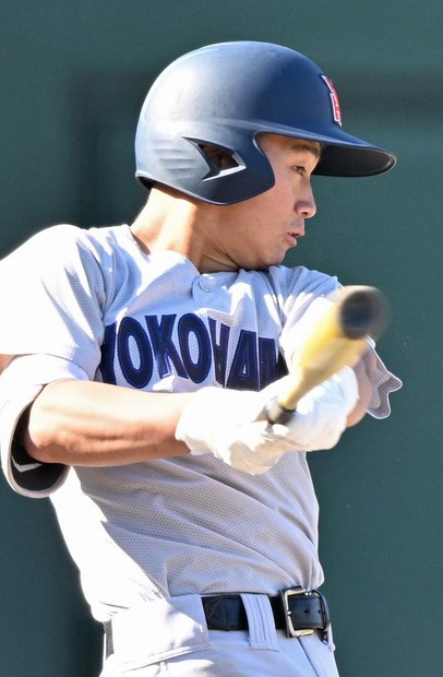 横浜が大会屈指の右腕打ち崩し サヨナラで関東制す 秋季高校野球