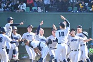 打率7割超、沖縄尚学のラッキーボーイがV貢献 秋季高校野球 | 毎日新聞