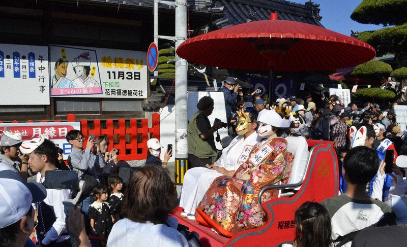 下松で「きつねの嫁入り」 花岡福徳稲荷社で75回目 行列総勢500人 3万