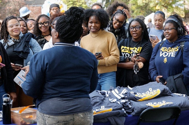 米国の岐路：2024年 大統領選 Z世代票、予測困難 800万人超、新たに