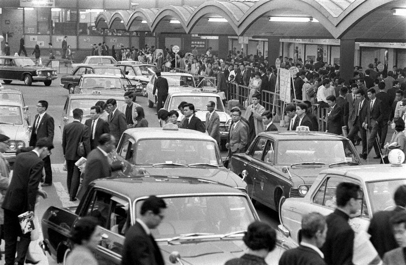 れとろ探訪：JR大阪駅前の横断歩道 ／大阪 | 毎日新聞