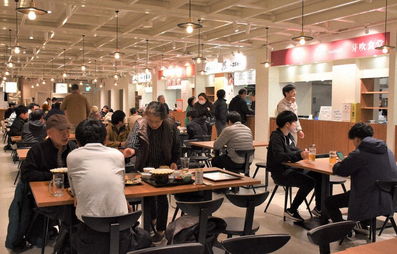 輪島の仮設フードコート、住民らの憩いの場に 被災店舗の復興後押し