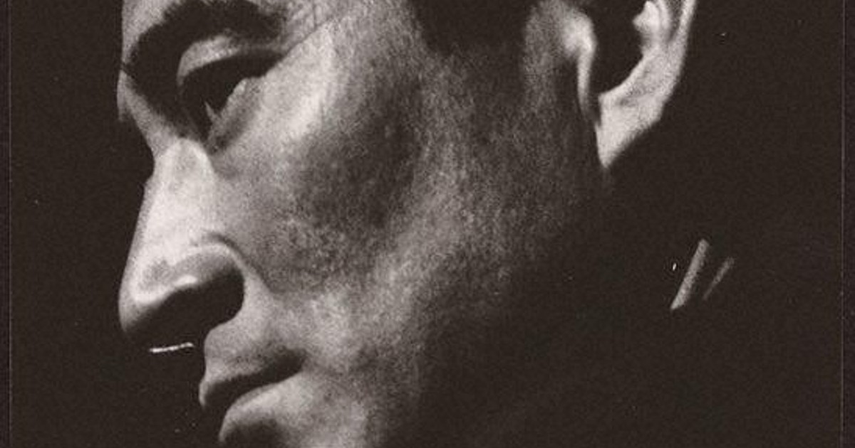 俳優の高倉健さんのモノクロ写真 木製フレーム付き 俳優の高倉健さんのモノクロ写真 木製フレーム付き 追悼】高倉健、来春の