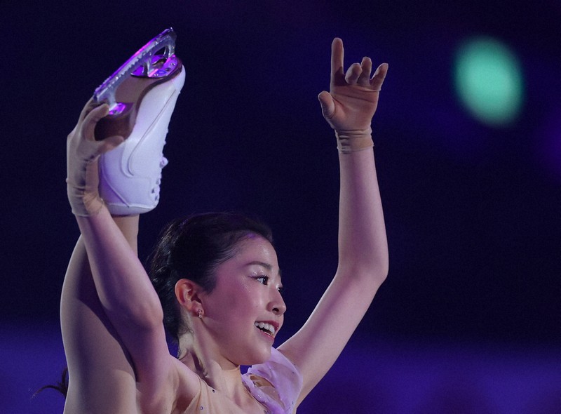 宮原知子　股間 北京五輪銀メダルも披露 フィギュアスケートNHK杯 [写真特集1/24] | 毎日新聞