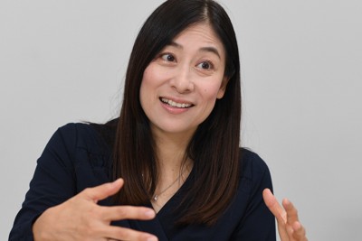 インタビューに答える末吉里花・エシカル協会代表理事＝東京都千代田区で2024年10月15日、宮本明登撮影