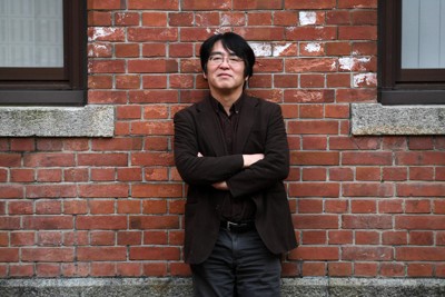 広井良典・京都大人と社会の未来研究院教授＝京都市左京区で2016年12月20日、小松雄介撮影