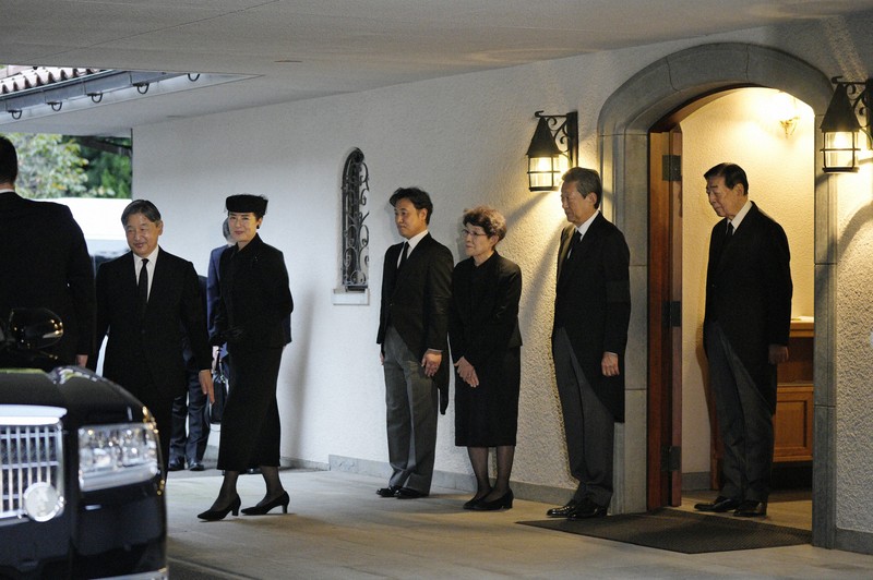 三笠宮邸で「お舟入」と「拝訣」 百合子さまに皇族方がお別れ [写真