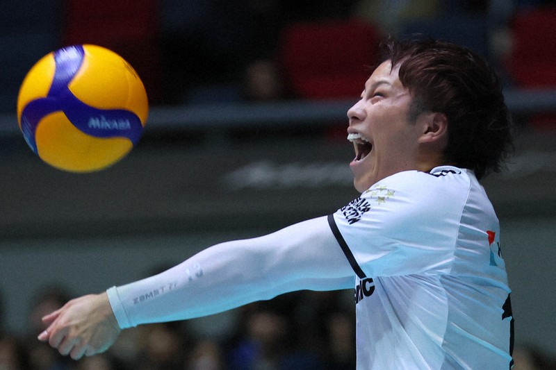 リベロ智さん”対決 大阪B山本智大「小川選手を意識せず」 | 毎日新聞