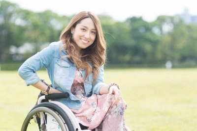 車いすインフルエンサーの中嶋涼子さん＝本人提供