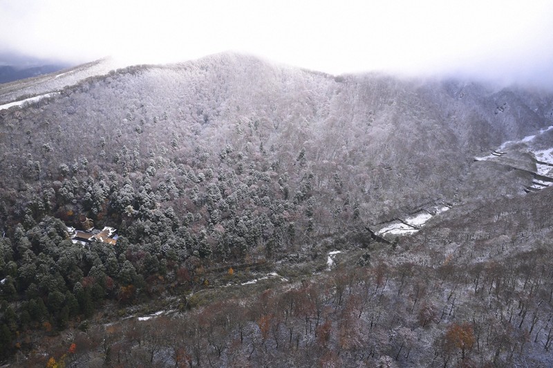 大山初冠雪、平年より15日遅く [写真特集1/5] | 毎日新聞