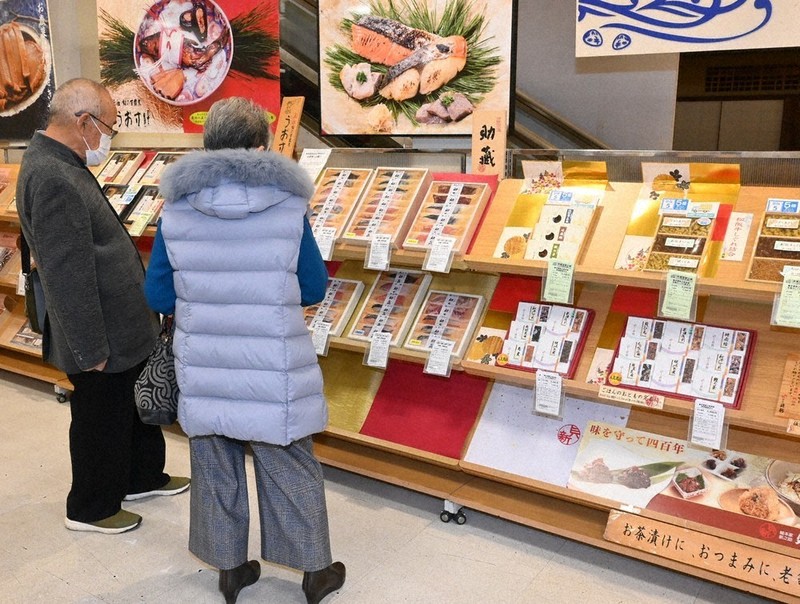 お歳暮 今年どれにする？ 津・松菱にギフトセンター 能登応援コーナー