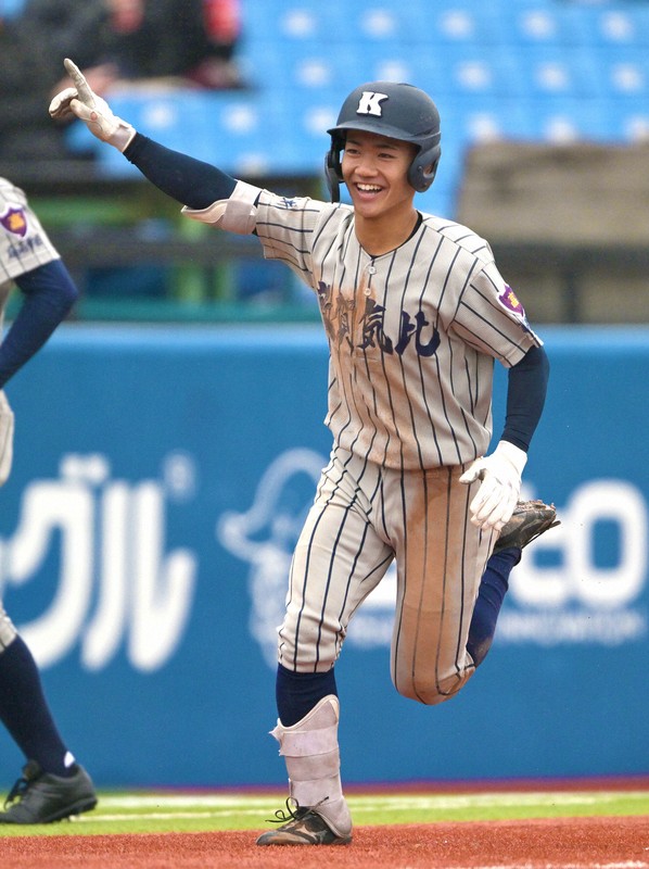 明治神宮大会 沖縄尚学－敦賀気比 [写真特集1/10] | 毎日新聞